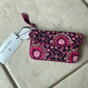 SOLD ❗️Vera Bradley Zip ID